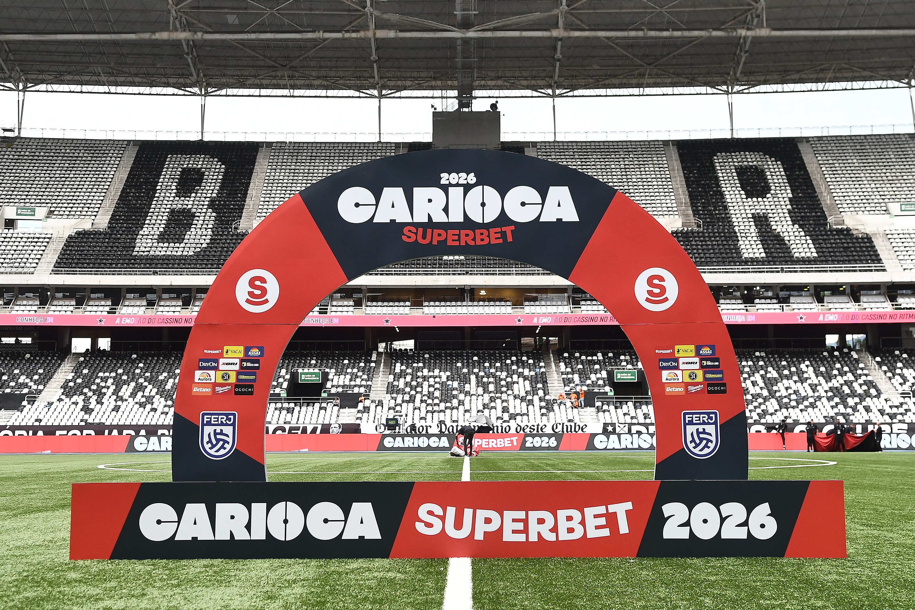 Botafogo e Flamengo decidem vaga na semifinal: onde assistir e escalações