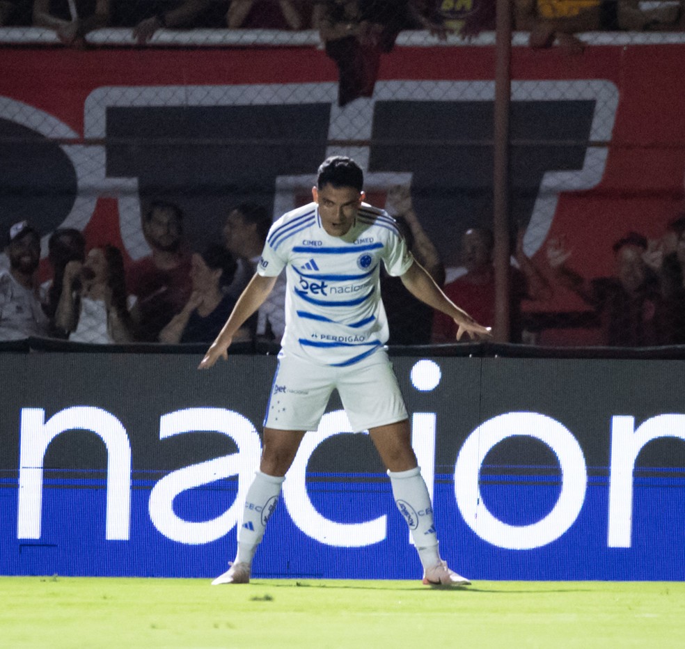 Bruno Rodrigues comemora gol pelo Cruzeiro