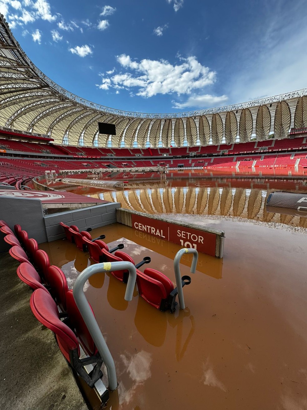Beira-Rio alagado pela enchente — Foto: Divulgação/Comunicação Internacional