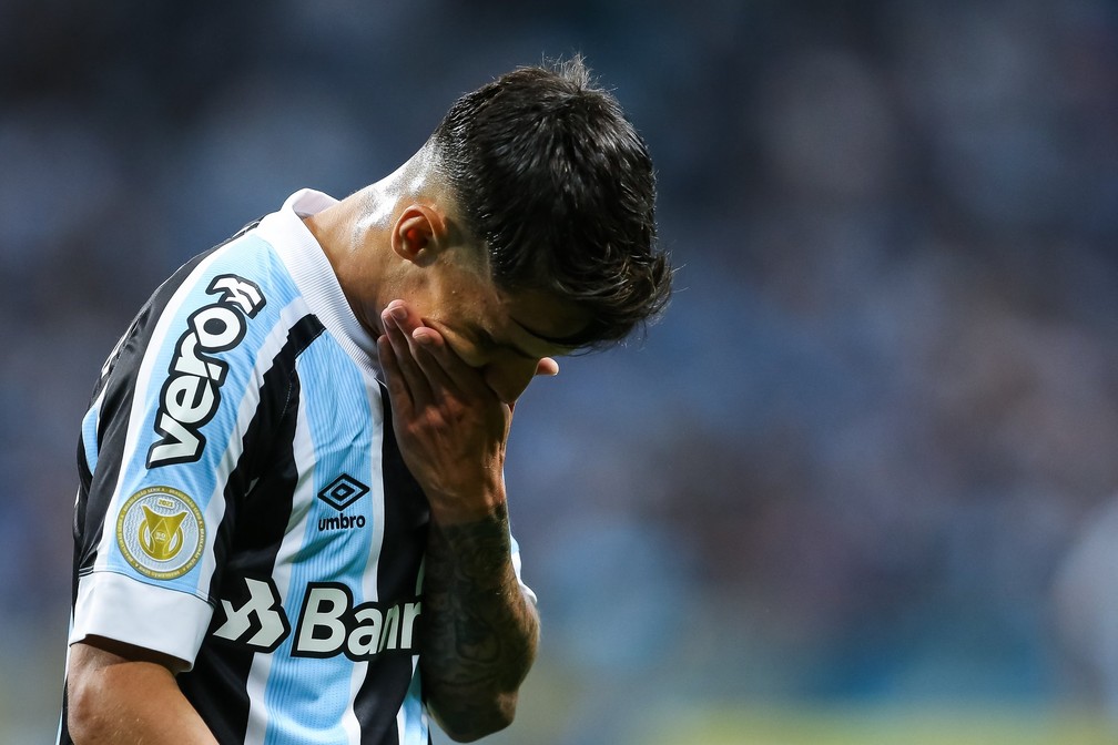 Web não perdoa rebaixamento do Grêmio para Série B; veja os
