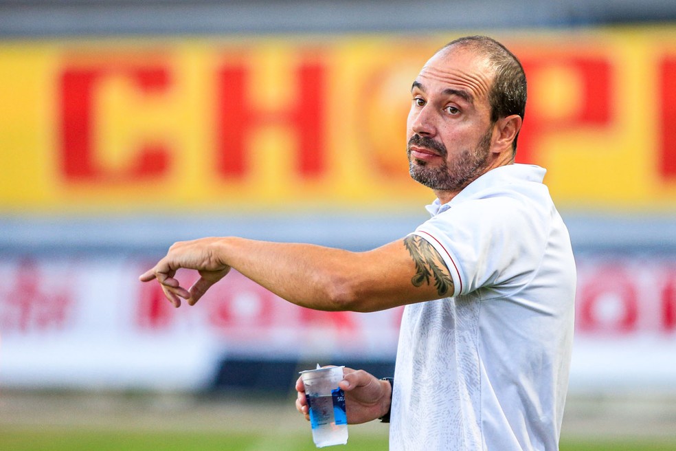 Allan Aal foi técnico do CRB em 2021 e 2022 — Foto: Ailton Cruz/Gazeta de Alagoas