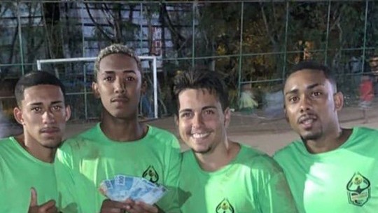 Reforço do Cruzeiro foi do terrão ao profissional em um ano: "Tem tudo do futebol moderno", diz ex-técnico - Volante chegou às categorias de base com 17 anos e estreou na equipe principal pelo Boavista