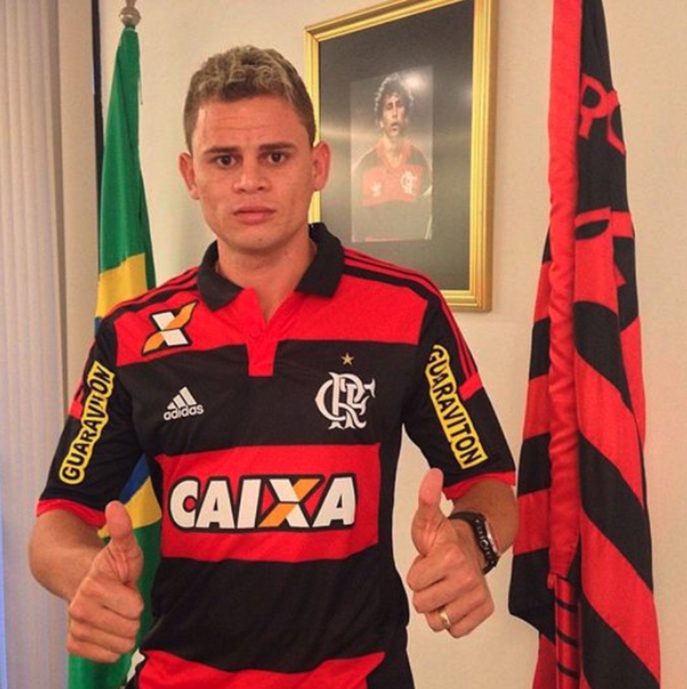 Jonas na chegada ao Flamengo em 2015 — Foto: Divulgação / Flamengo