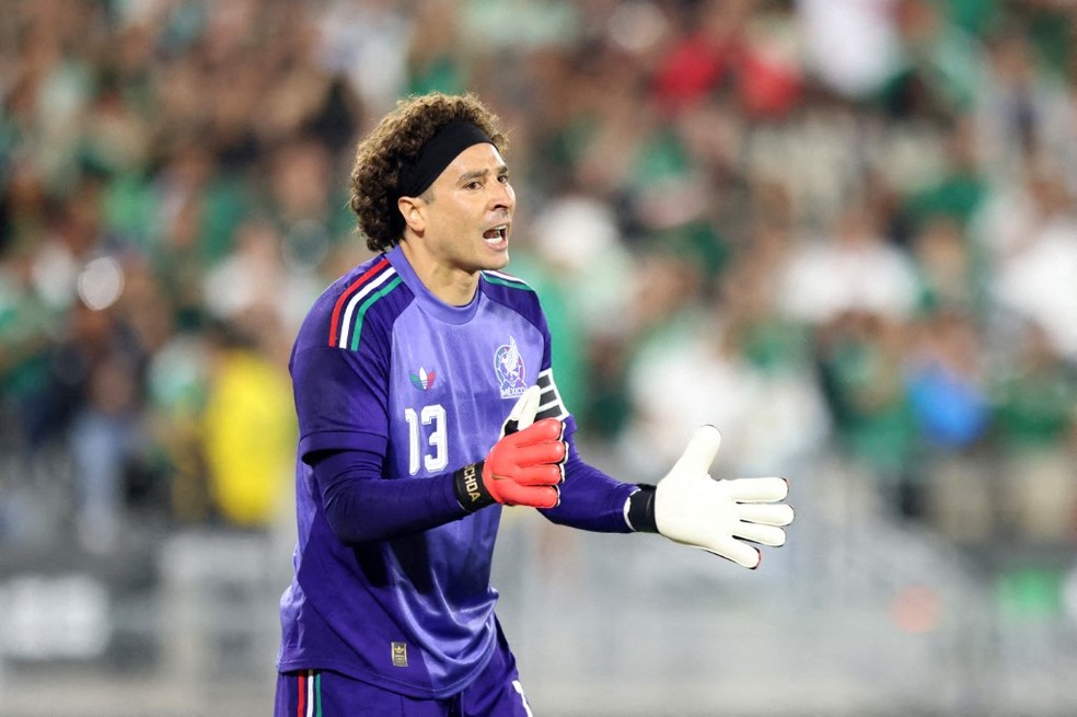 Ochoa em ação pelo México no amistoso contra a Austrália
