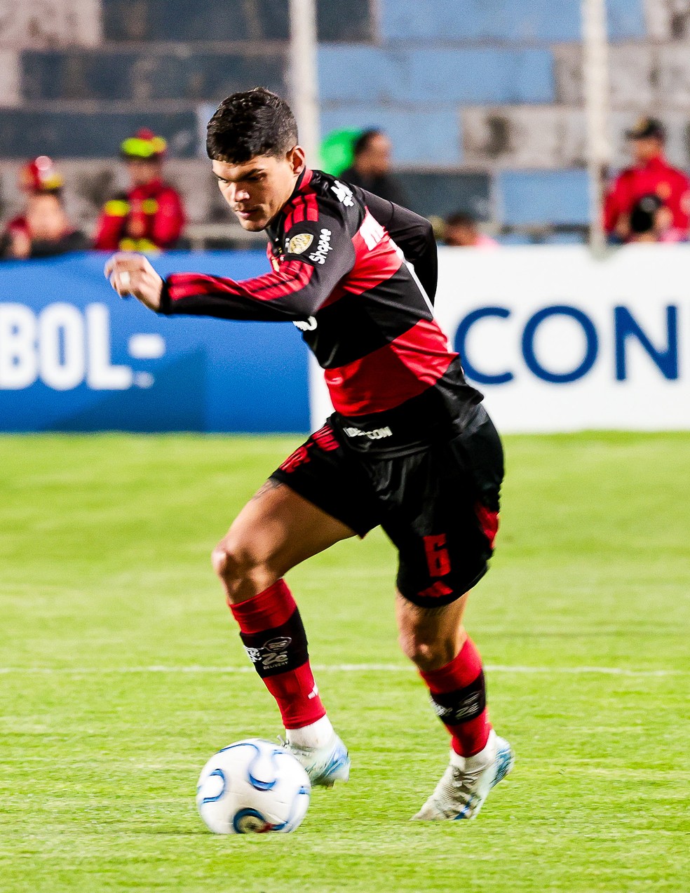 Ayrton Lucas teve boa atua��o em Cusco x Flamengo � Foto: Gilvan de Souza/Flamengo