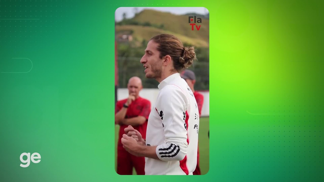 Filipe Lu&iacute;s e David Luiz discursam para sub-15 do Flamengo: 'O maior dom &eacute; aprender'