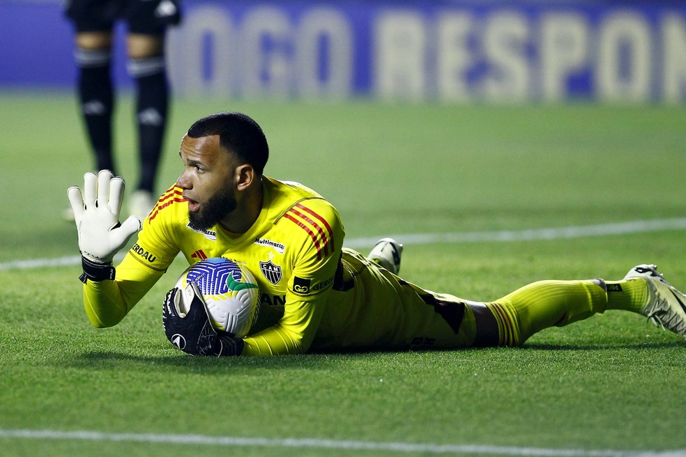 Everson em São Paulo x Atlético-MG — Foto: Marco Miatelo/AGIF