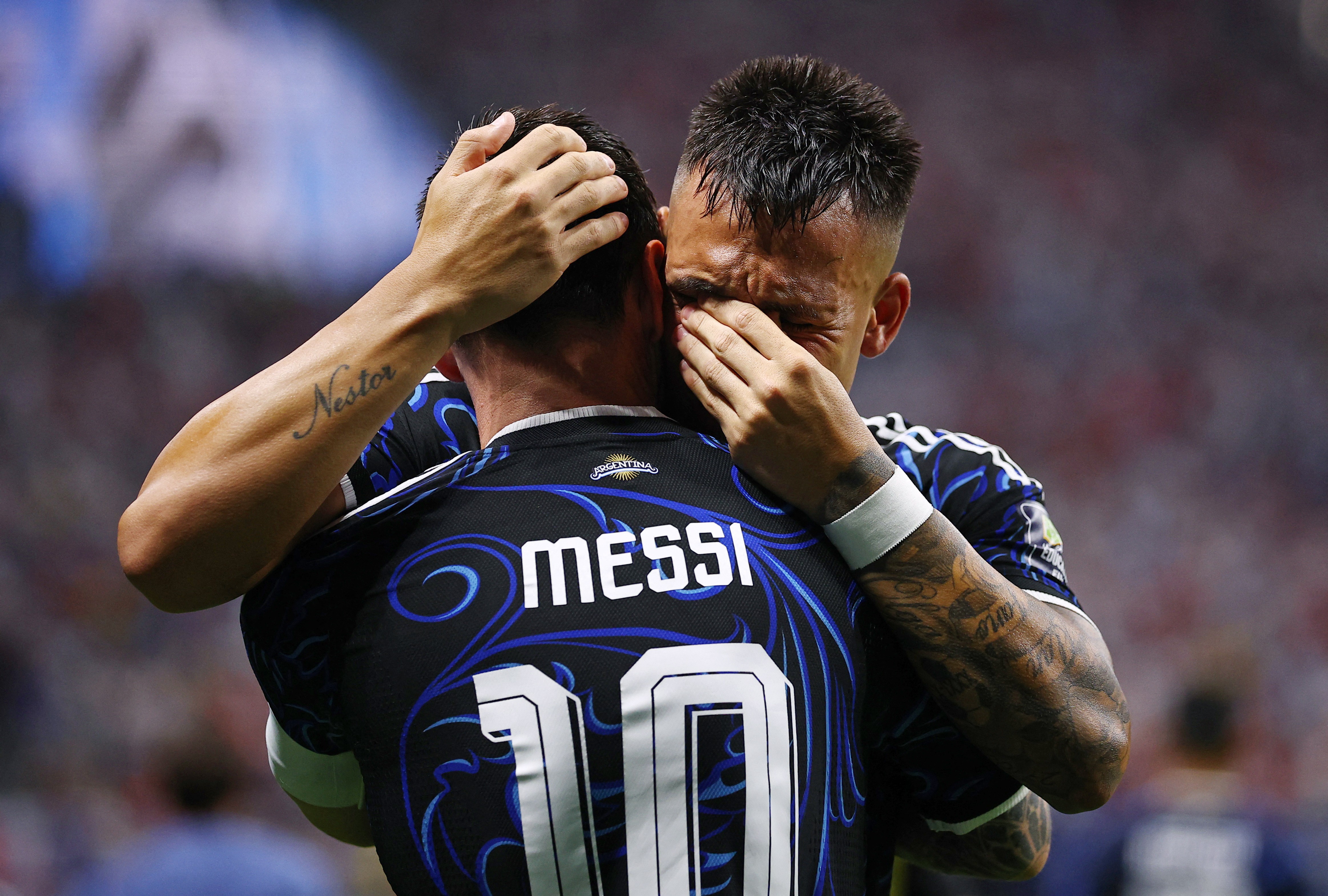 De campeão criticado a herói da Argentina: entenda o choro de "redenção" Lautaro na semifinal