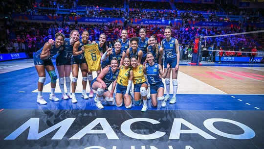 Júlia Kudiess revela emoção com homenagem de colegas na VNL: "Foi muito especial"