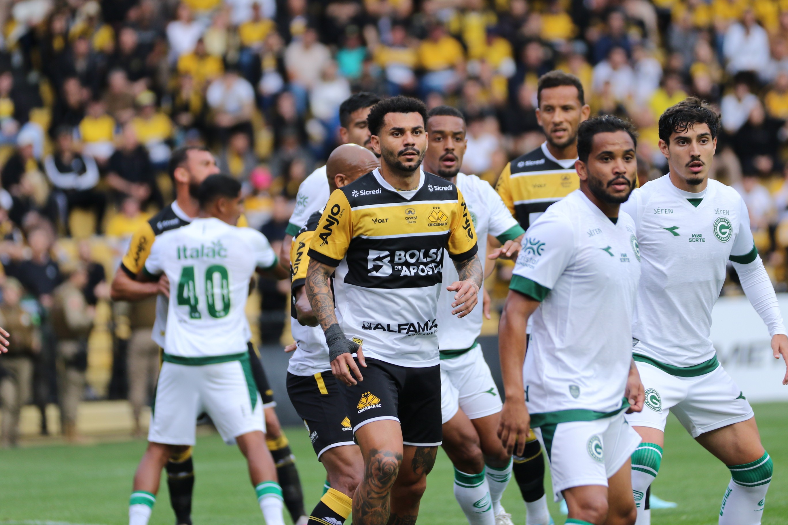 Dúvida no Criciúma: Lateral Lepo pode desfalcar Tigre contra Atlético-GO