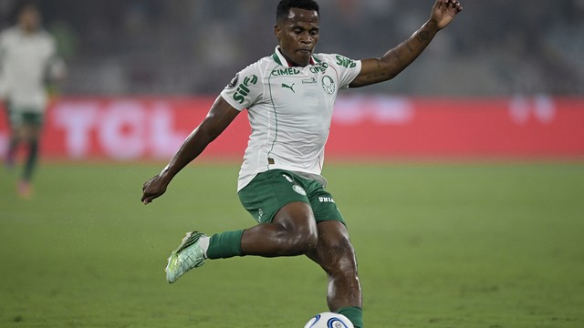 Jhon Arias em ação no Maracanã