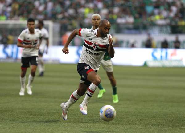 Lucas lamenta confusão pós-clássico e pede São Paulo focado no Nacional.