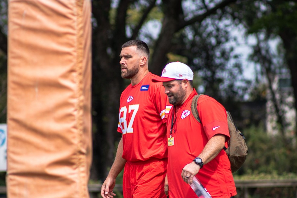 Travis Kelce brinca sobre noivado com Taylor Swift e elogia torcida brasileira: "Só ouvi coisas boas"