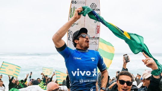 Yago Dora dá lindos aéreos, vence italiano e é campeão em Saquarema
