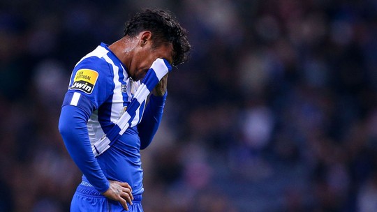 Gabriel Veron volta a se lesionar em estreia pelo Porto B na temporada