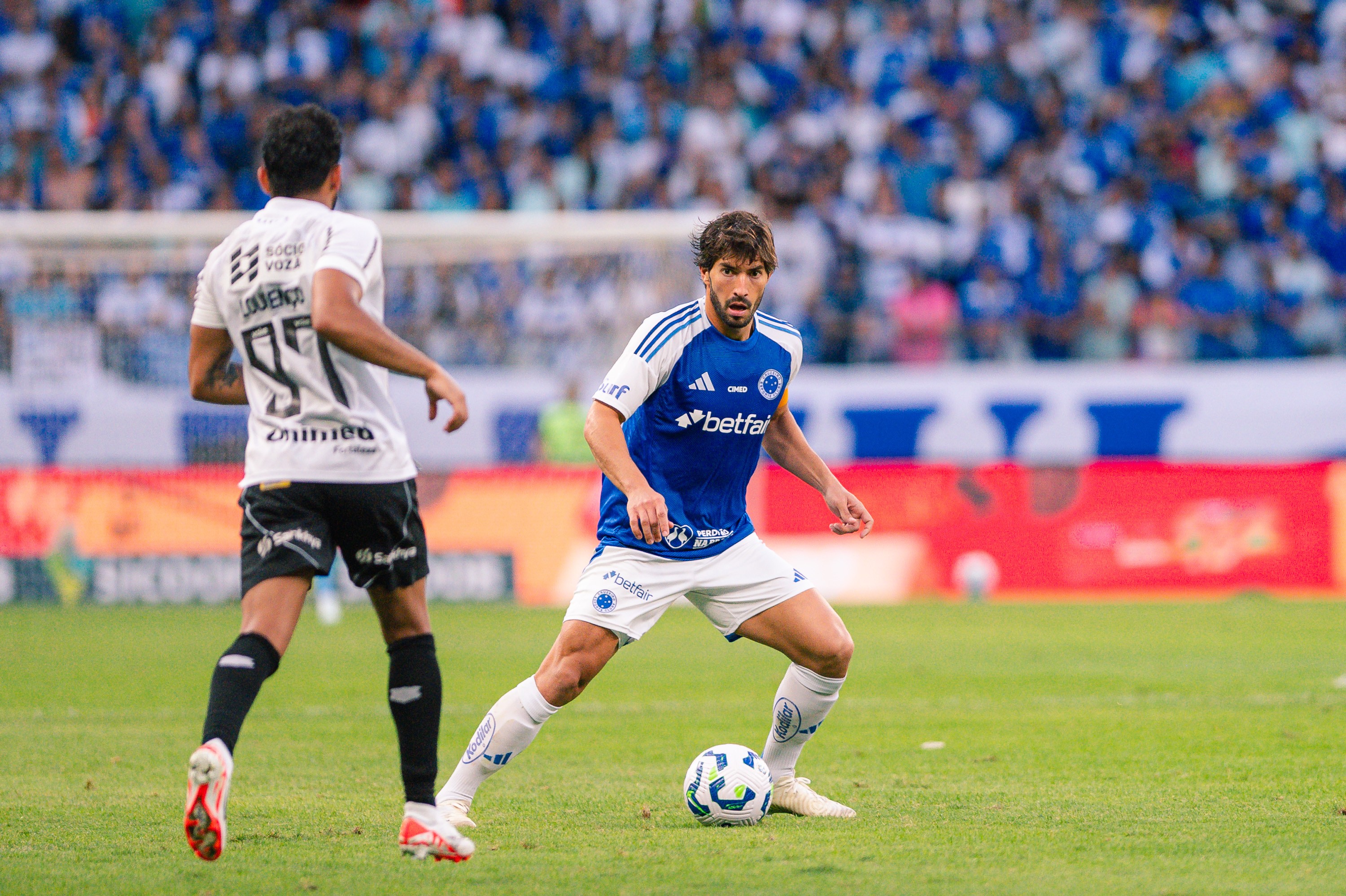 Lucas Silva revela atenção do clube para evitar surto de virose