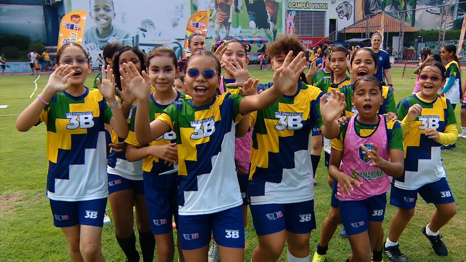 Dia das Crianças: com presença de jogadoras, Instituto 3B reúne mais de 300 participantes em evento