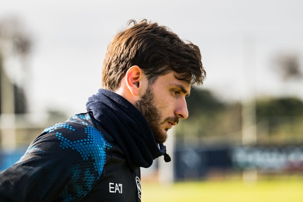 Kvaratskhelia pediu para ser negociado pelo Napoli; PSG fez proposta — Foto: Getty Images