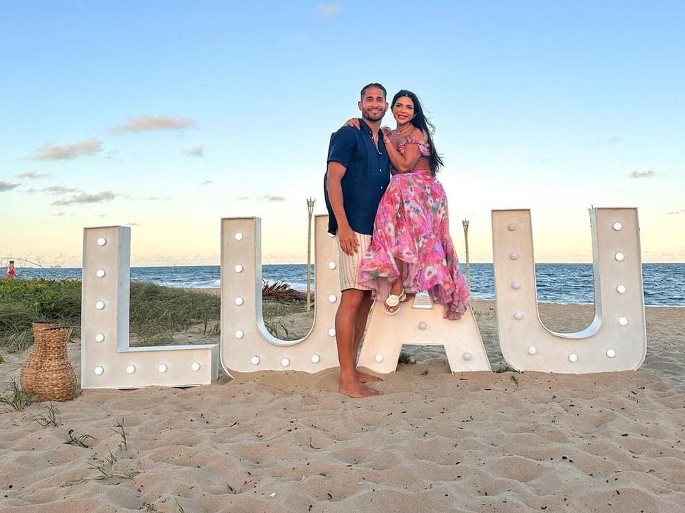 Pablo e sua esposa em Porto de Galinhas — Foto: Divulgação