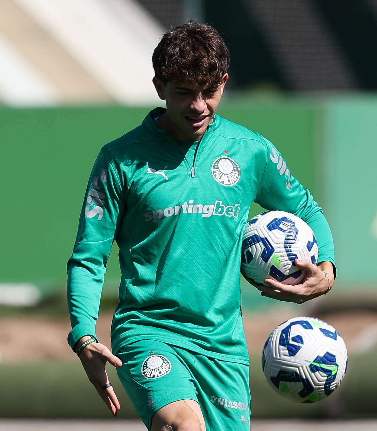 Escalação: Ríos vira dúvida no Palmeiras em meio a negociação; Giay treina e pode voltar