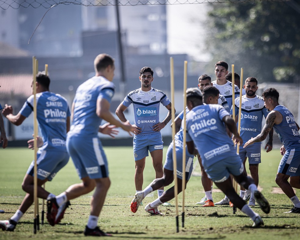 Com elenco quase completo, Santos realiza treino técnico e tático no CT -  Gazeta Esportiva