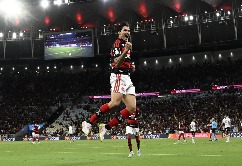 Pedro amplia o placar | Flamengo x Vit�ria � Foto: Andr� Dur�o