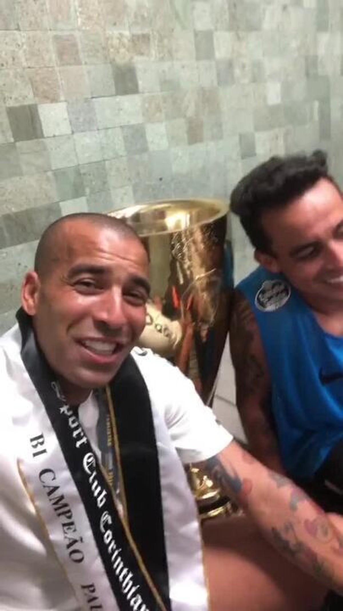 Poupado, Emerson Sheik assiste a clássico entre Corinthians e Palmeiras com  os filhos e o sócio - Esporte - Extra Online