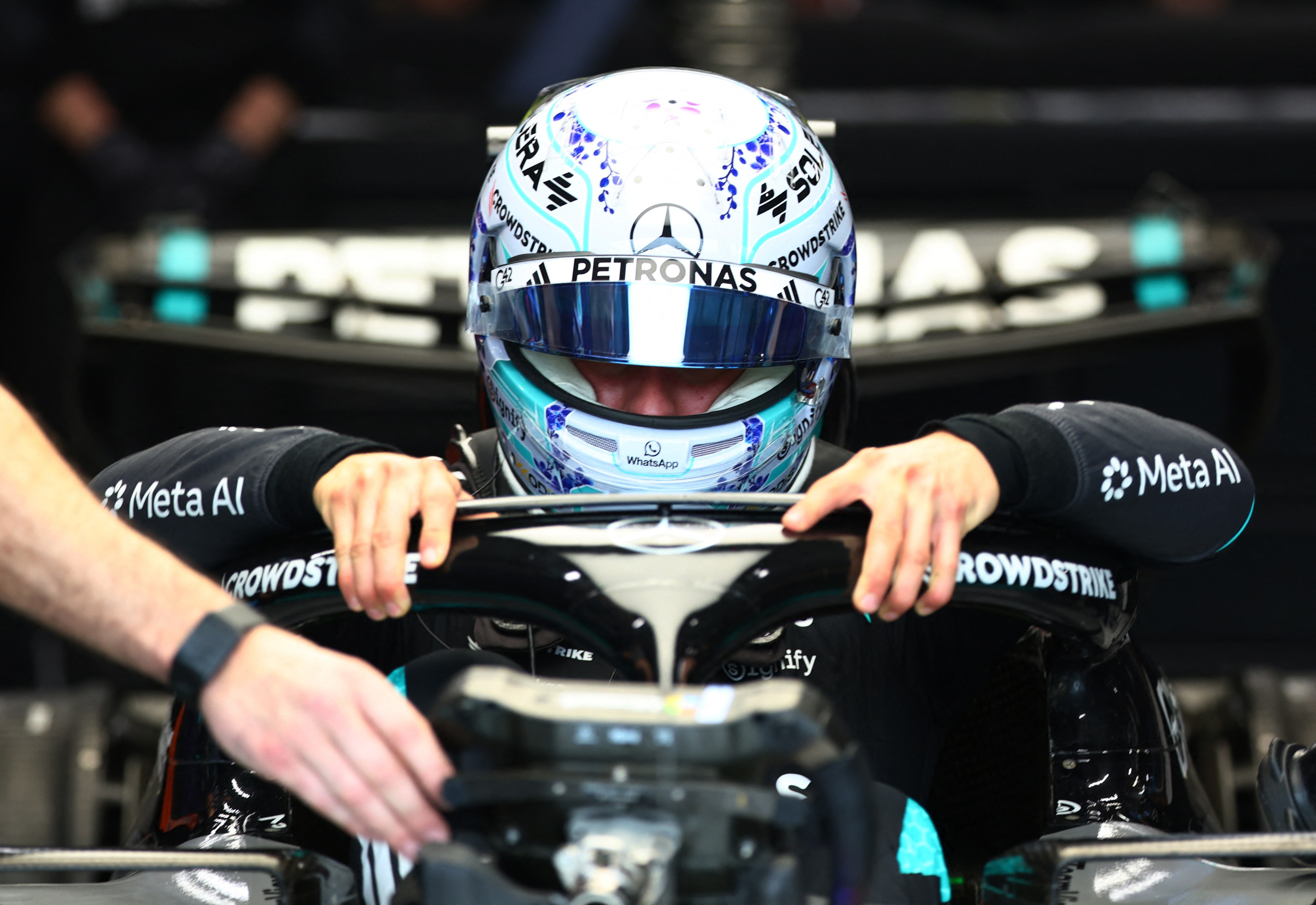 SIGA a corrida sprint em Singapura; Russell lidera