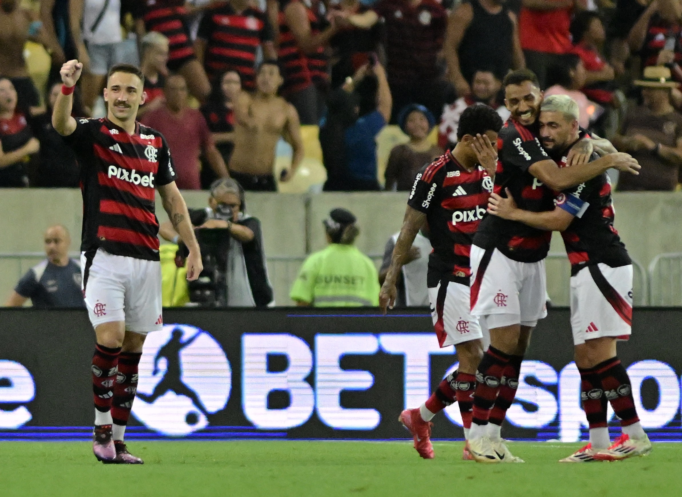 Melhores Atuações de Léo Ortiz e Danilo na Vitória do Flamengo sobre o Botafogo