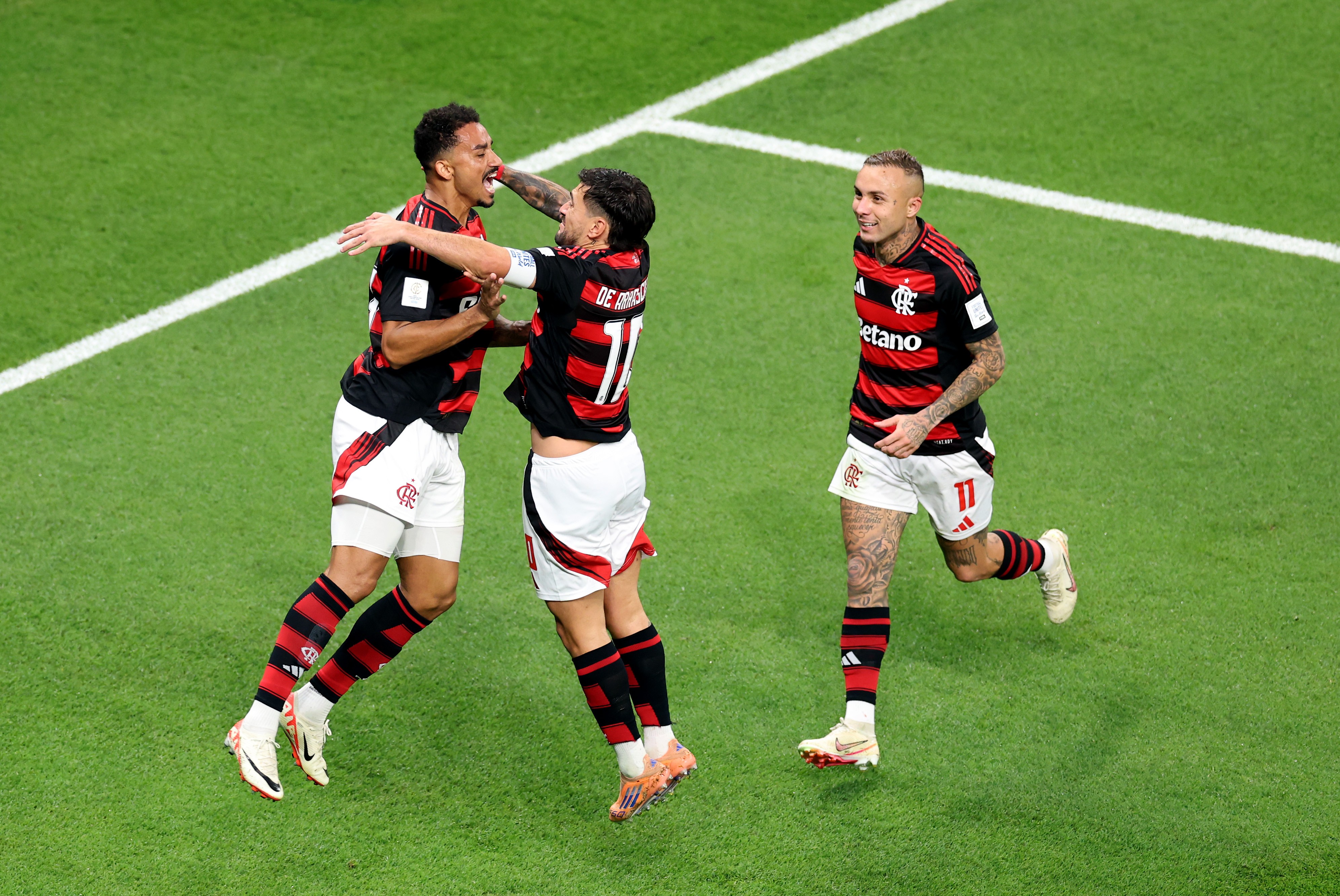 Arrascaeta brilha e se destaca como o jogador com mais gols pelo Flamengo em Mundiais