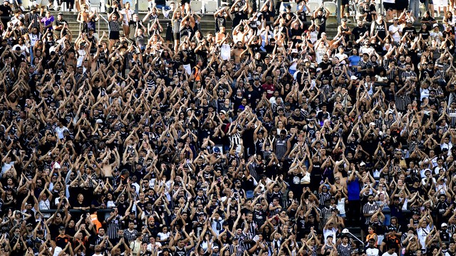 Torcida do Corinthians na final do Brasileirão Feminino contra o São Paulo