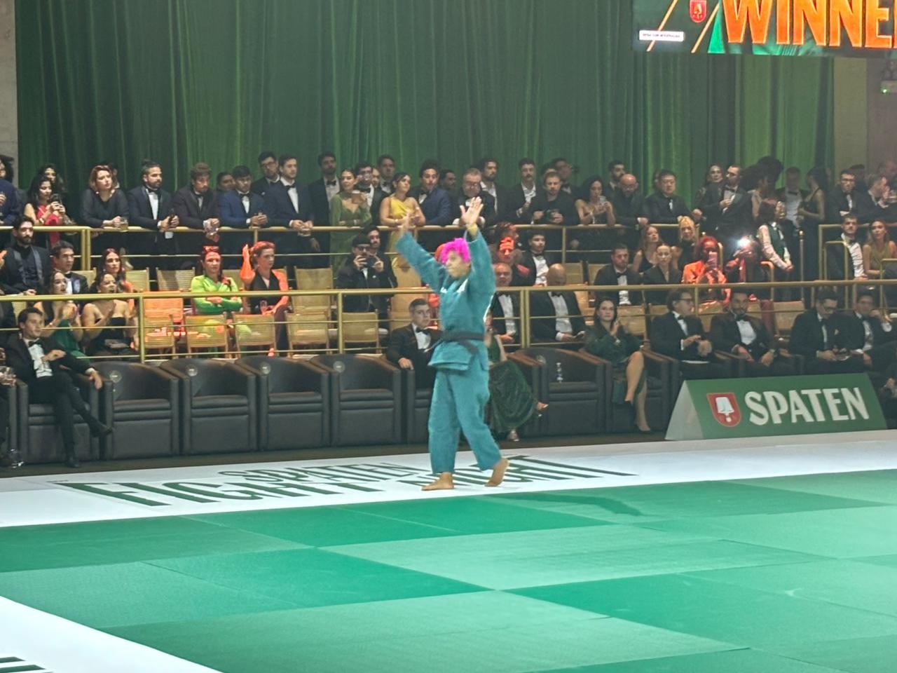 Rafaela Silva vence Prisca Awiti de forma dominante na estreia do judô no Spaten Fight Night