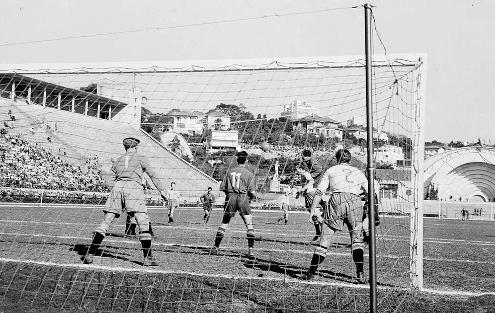 Suécia e Espanha decidem o terceiro lugar da Copa do mundo de 1950, em São Paulo — Foto: Agência AP