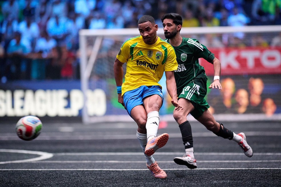 Leleti fez dois gols na vitória brasileira sobre os sauditas — Foto: Rebeca Schumacker/Quality Sport Images