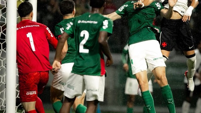 Andrey faz o segundo gol do Vasco na final 