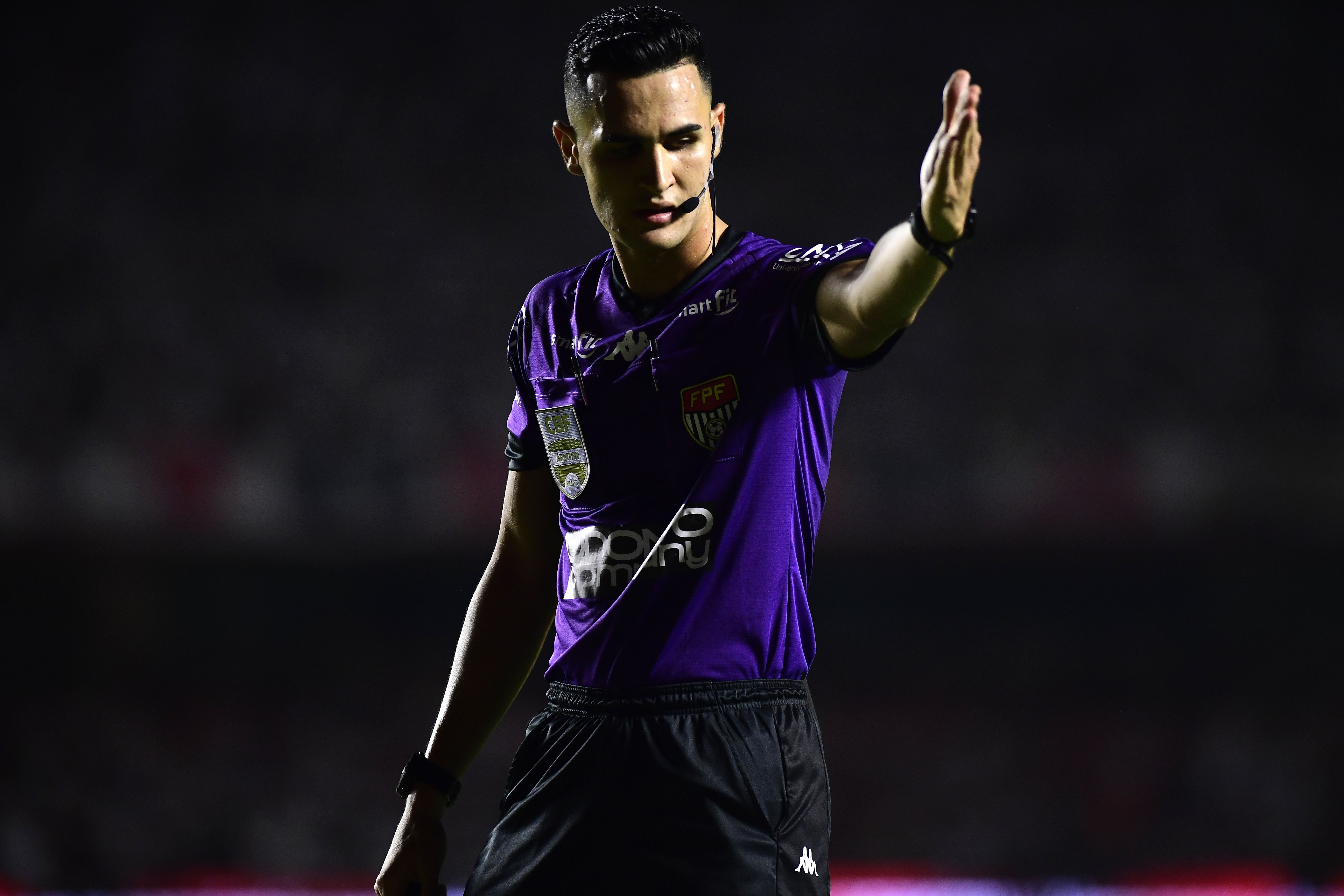 Fortaleza x Ceará terá arbitragem de Matheus Candançan