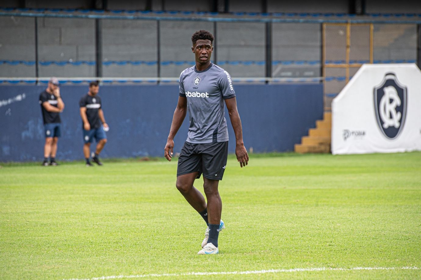 Com jogadores de três continentes, Remo aposta em estrangeiros na reta final da temporada