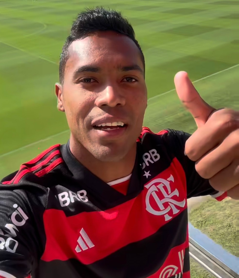 Alex Sandro, do Flamengo, no primeiro dia no Ninho — Foto: Reprodução / Fla TV