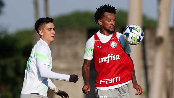 Breno Lopes reúne-se com claque do Palmeiras e pede após gesto