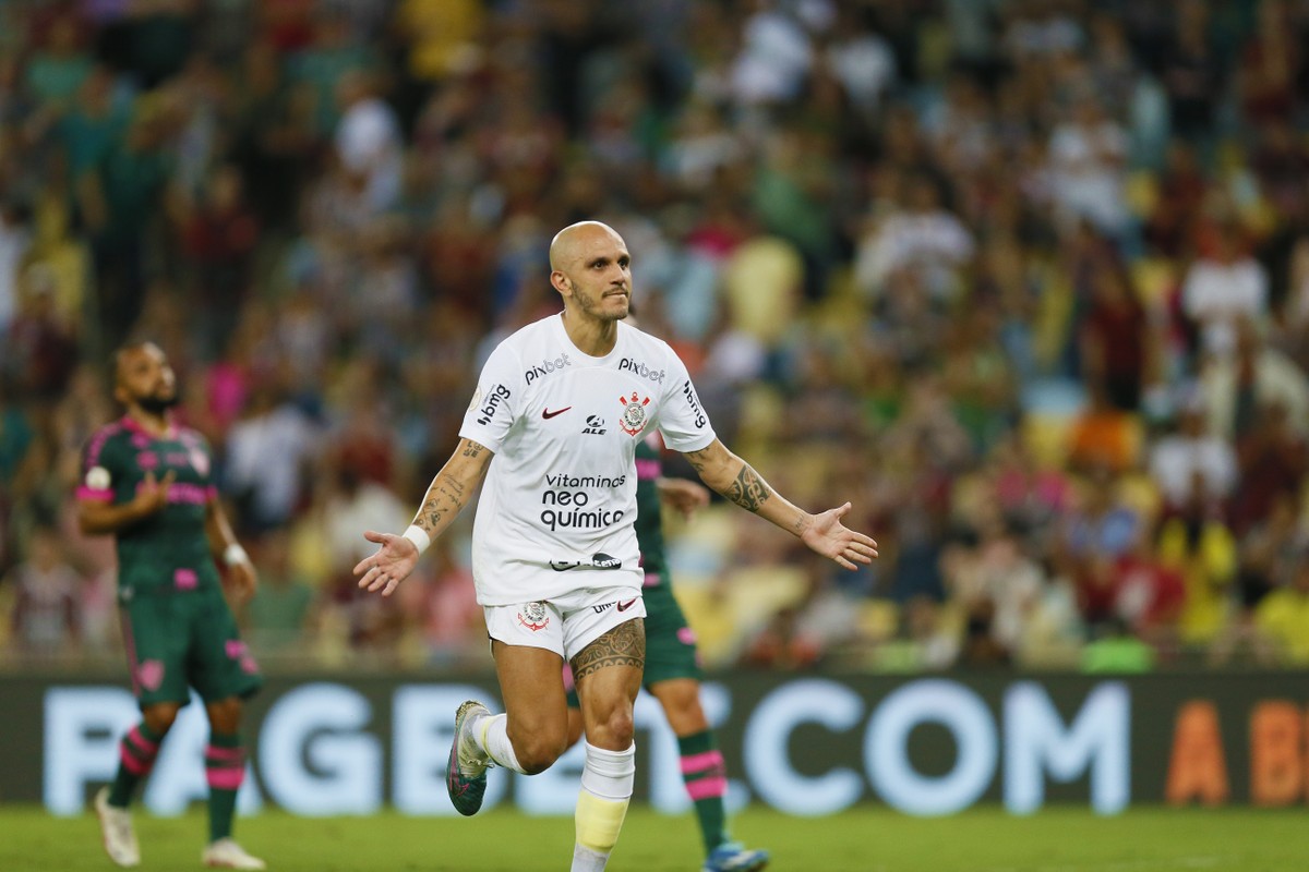 Fábio Santos diz que eliminação do Corinthians para Ponte Preta interferiu no surgimento de Cássio: 