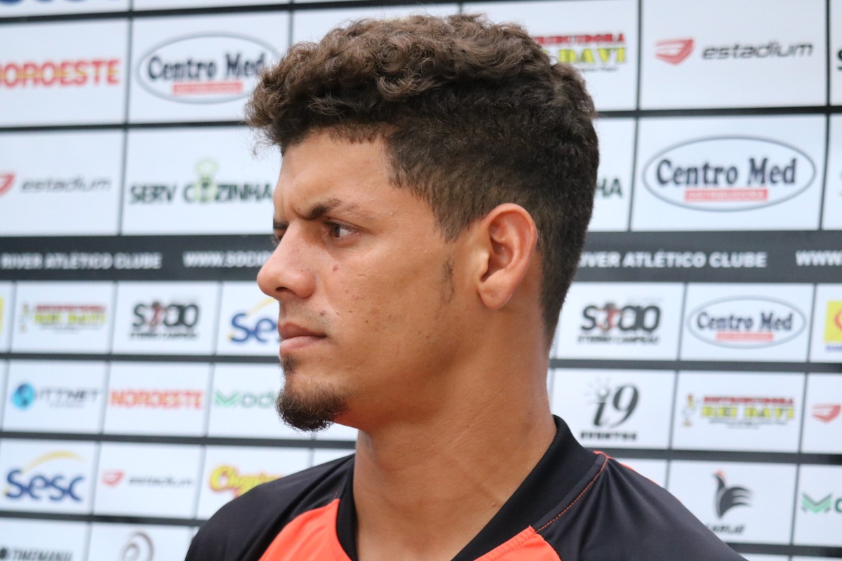 Emerson evolui no River-PI, ganha chance de titular e cita incentivo de ...