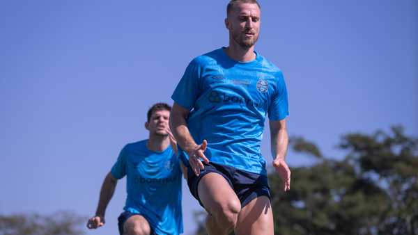 Grêmio reforça defesa com contratação de zagueiros no segundo treino em São Paulo