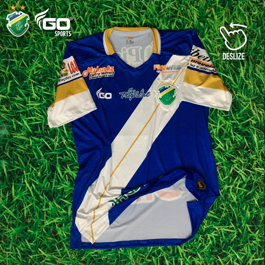 Vasco lança nova camisa 2 com inspiração no uniforme de 2000