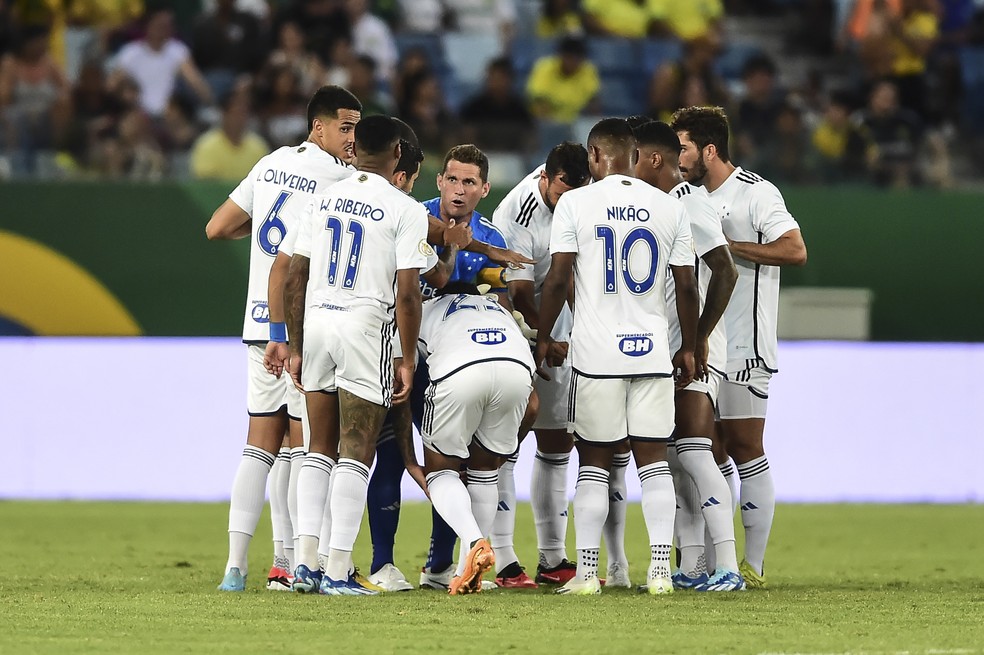 Cruzeiro marca no fim, deixa a zona de rebaixamento e sobe para o 13ª lugar  do Brasileirão - Jogada - Diário do Nordeste