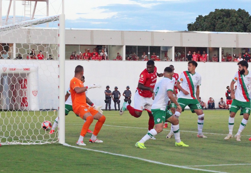 Momento do gol do Noroeste contra a Portuguesa — Foto: Bruno Freitas/Noroeste