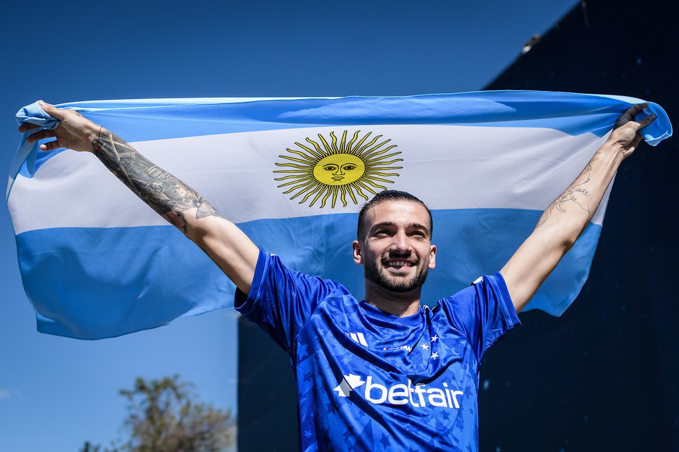 DE VOLTA! Lautaro Díaz e Gabriel Veron retornam aos treinos no Cruzeiro após ausência.