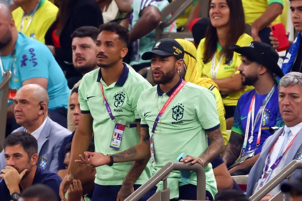 Neymar vai ao estádio com delegação do Brasil para jogo contra Camarões -  Superesportes