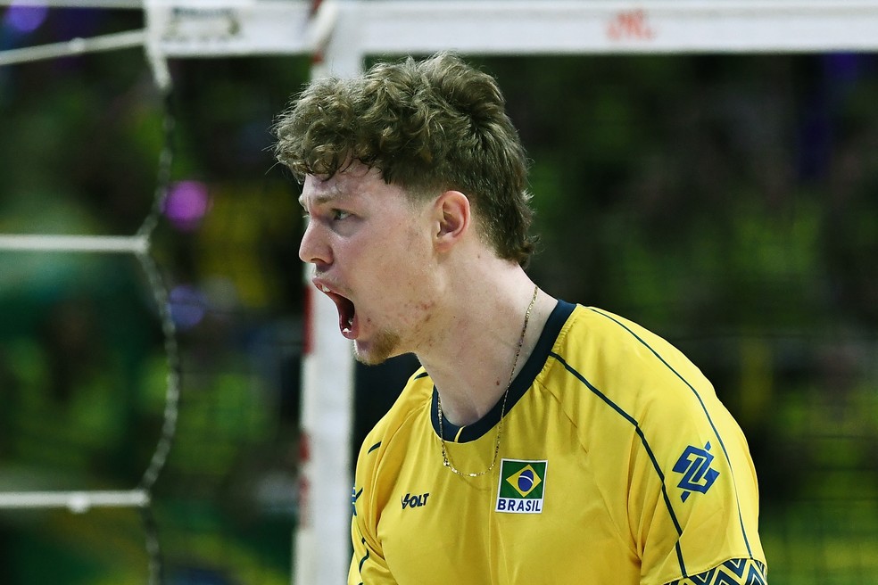 Lukas Bergmann na vitória do Brasil sobre a Eslovênia na VNL — Foto: André Durão