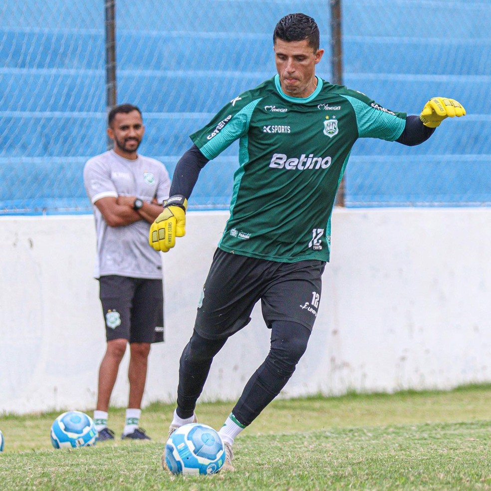 Rodrigo Carvalho treinando no José Cavalcanti  — Foto: Éder Souza / Nacional de Patos