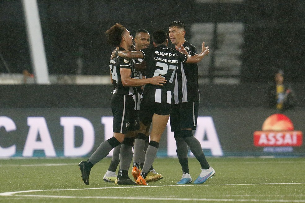 Adyelson, Cuesta, Carlos Alberto e Marlon Freitas Botafogo — Foto: Vítor Silva/Botafogo